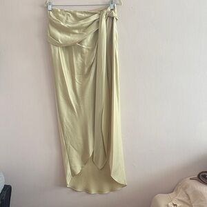 Elegant High-Low Women's Skirt in Cream